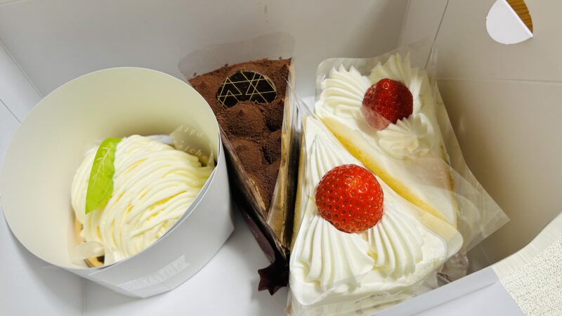 夫が誕生日に買ってくれたシャトレーゼのケーキ4つ