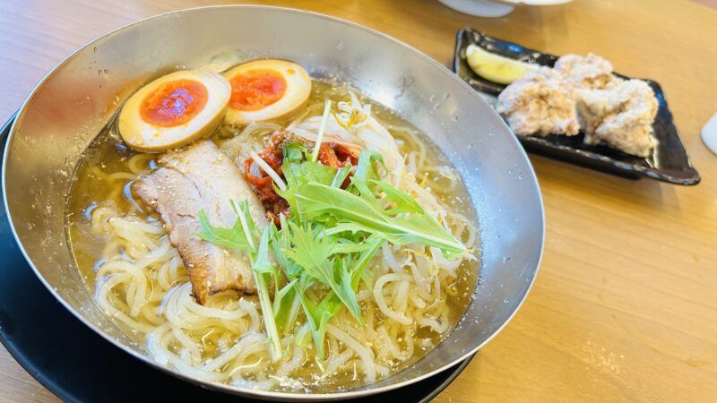 まこと屋で食べた盛岡冷麺、味玉は固ゆでに