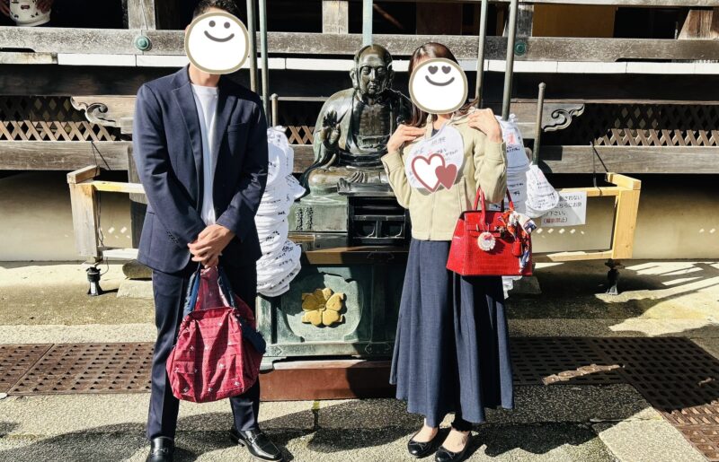 安産祈願のために行った中山寺にて夫と一緒に撮った写真